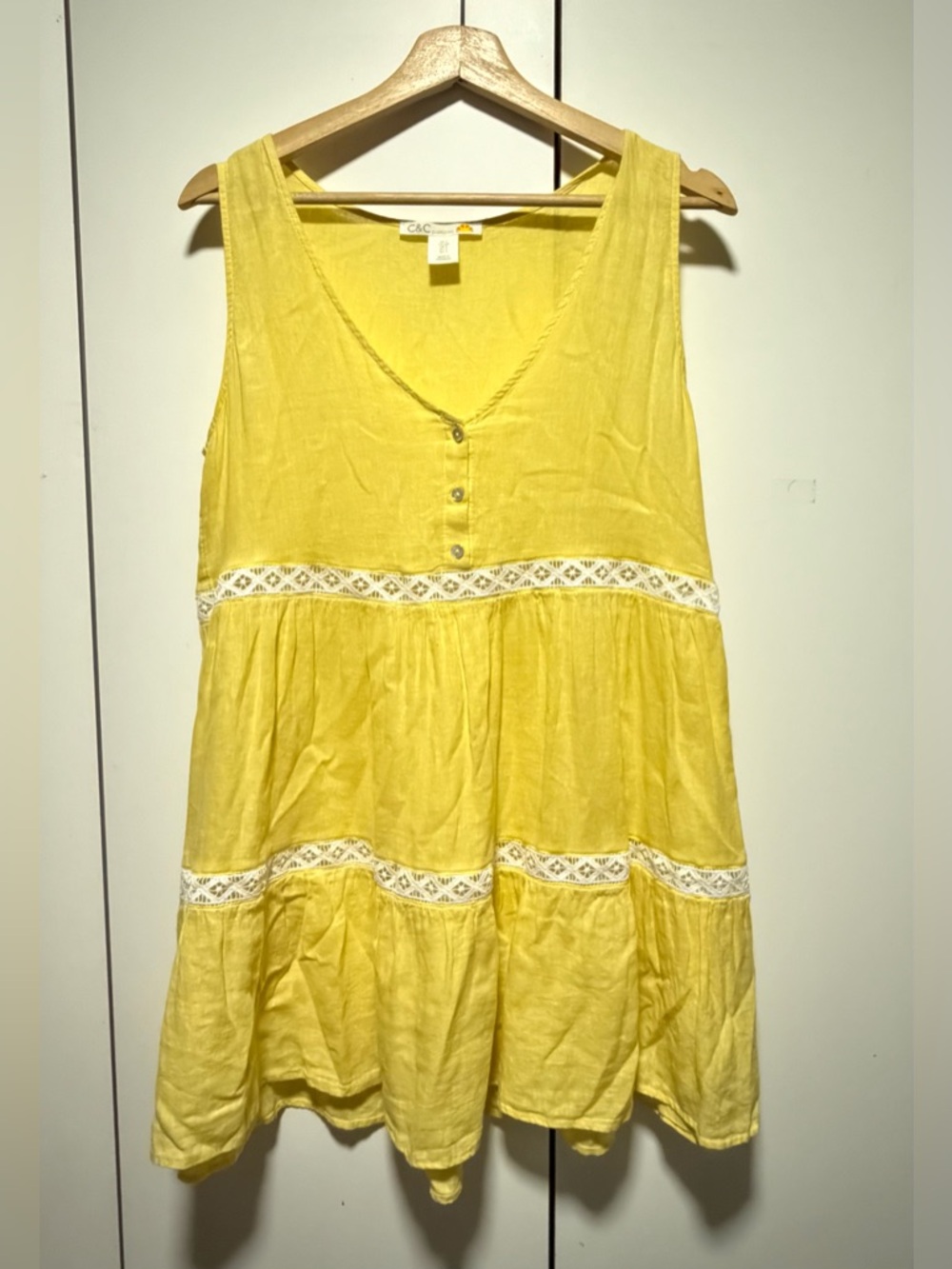 C&C California Sunny Yellow Sleeveless Tunic with Lace Trim